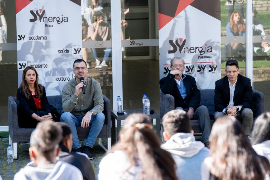 Atividade Synergia: Celebra&ccedil;&atilde;o do 50&ordm; anivers&aacute;rio do 25&ordm; de Abril