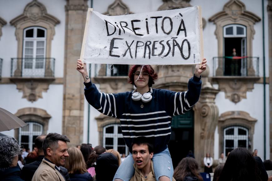 26 de Abril Projeto: Festa da Democracia - Pra&ccedil;a Munic&iacute;pio